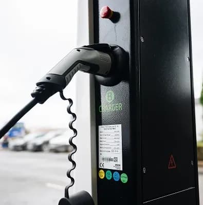 domestic-ev-two-column-banner